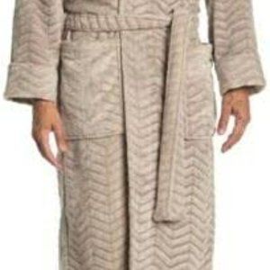 Daniel Buchler  M-L Iron Chevron Textured Waist Tie Robe. (ONLY TAN AVAILABLE)